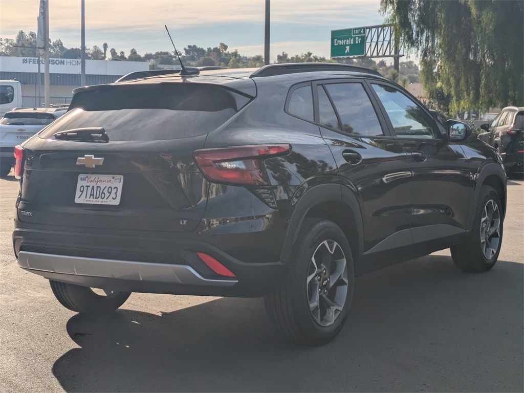 Thumbnail: 2025 Chevrolet Trax - 6