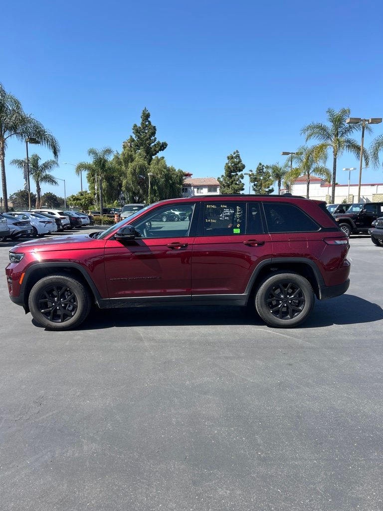 Thumbnail: 2025 Jeep Grand Cherokee - 7