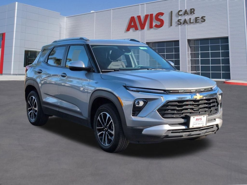Thumbnail: 2025 Chevrolet TrailBlazer - 3