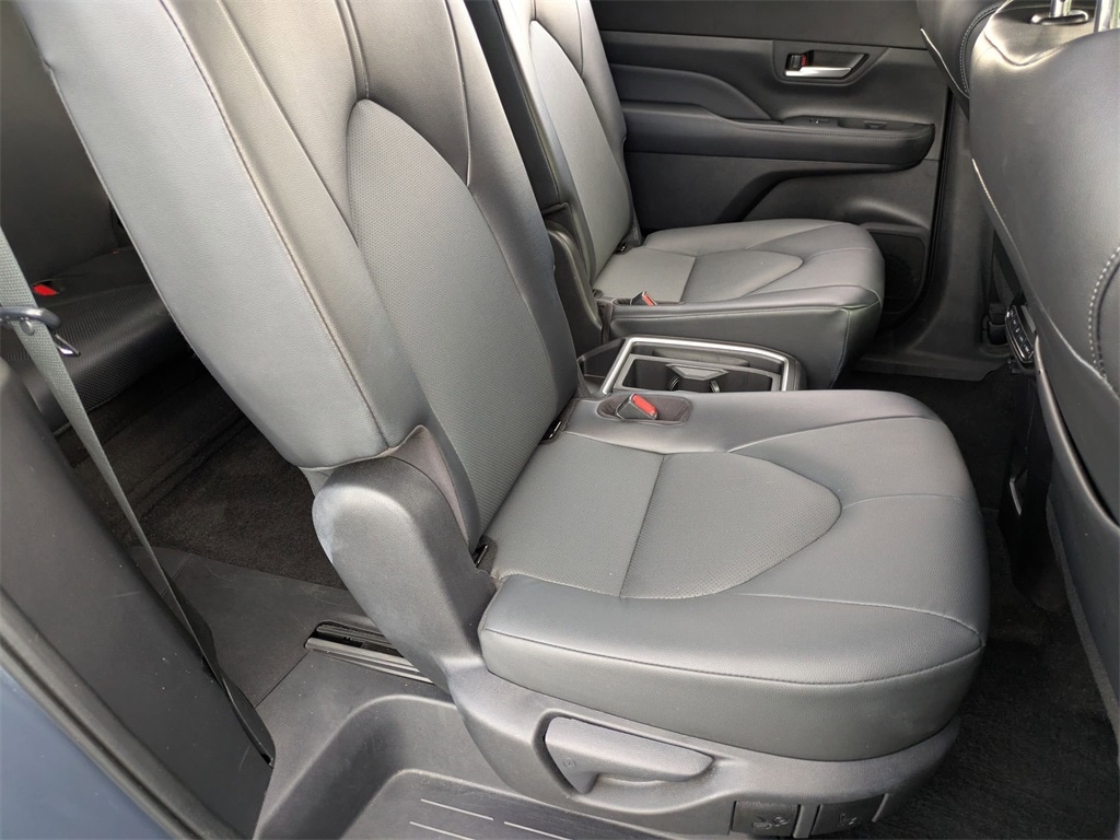 Thumbnail: 2025 Toyota Grand Highlander - 30