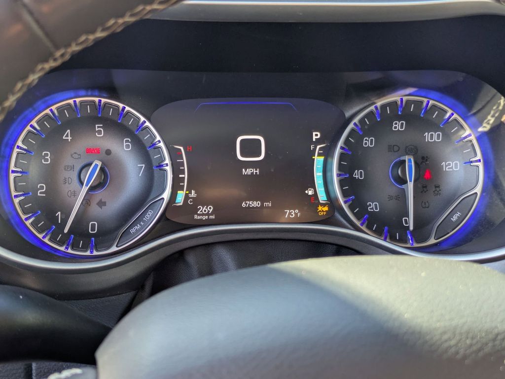 Thumbnail: 2023 Chrysler Pacifica - 19