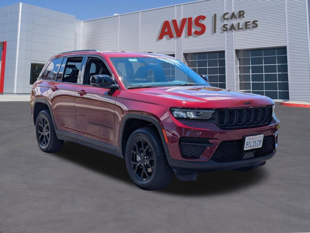 Thumbnail: 2025 Jeep Grand Cherokee - 3