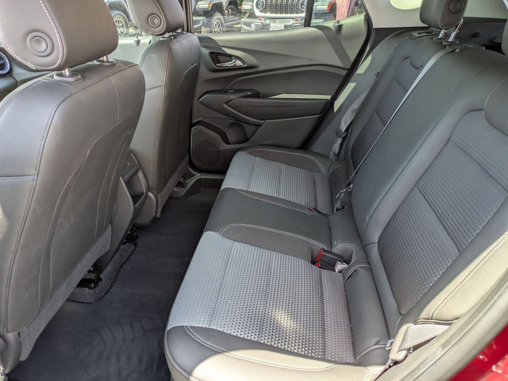 Thumbnail: 2025 Chevrolet Trax - 27