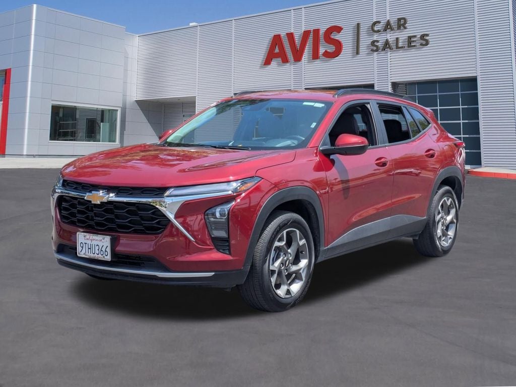 Thumbnail: 2025 Chevrolet Trax - 1