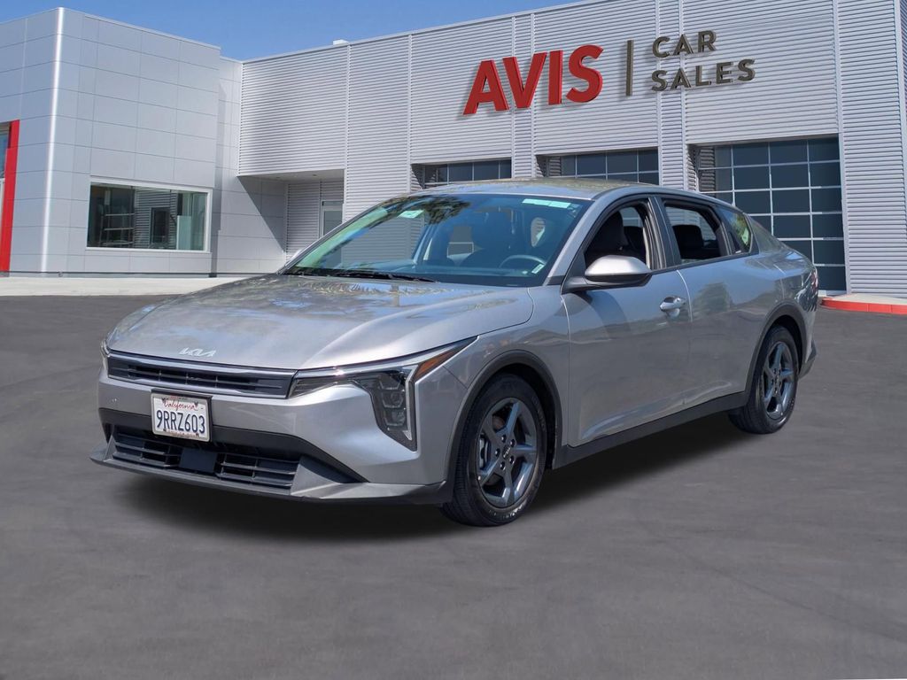 2025 Kia K4 LXS AT's photo