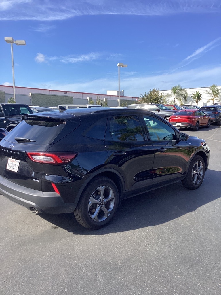 Thumbnail: 2025 Ford Escape - 1