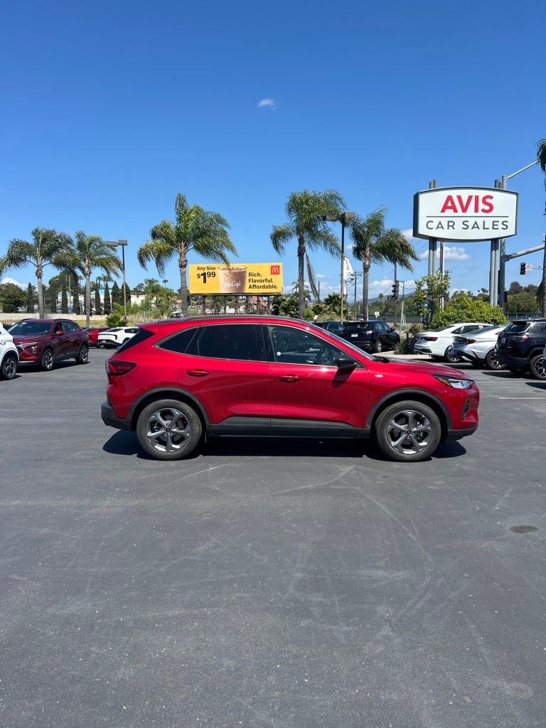 Thumbnail: 2025 Ford Escape - 5