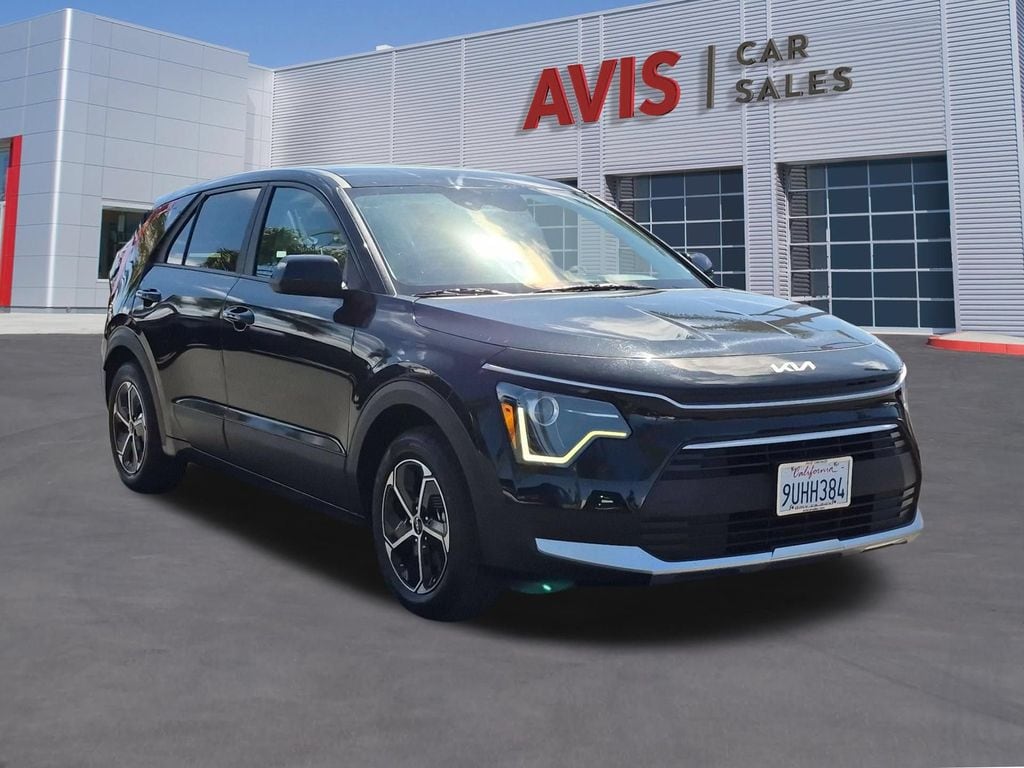 Thumbnail: 2025 Kia Niro - 3