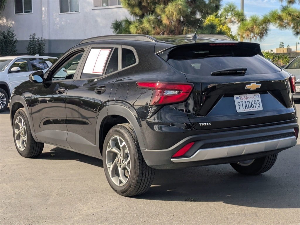Thumbnail: 2025 Chevrolet Trax - 9