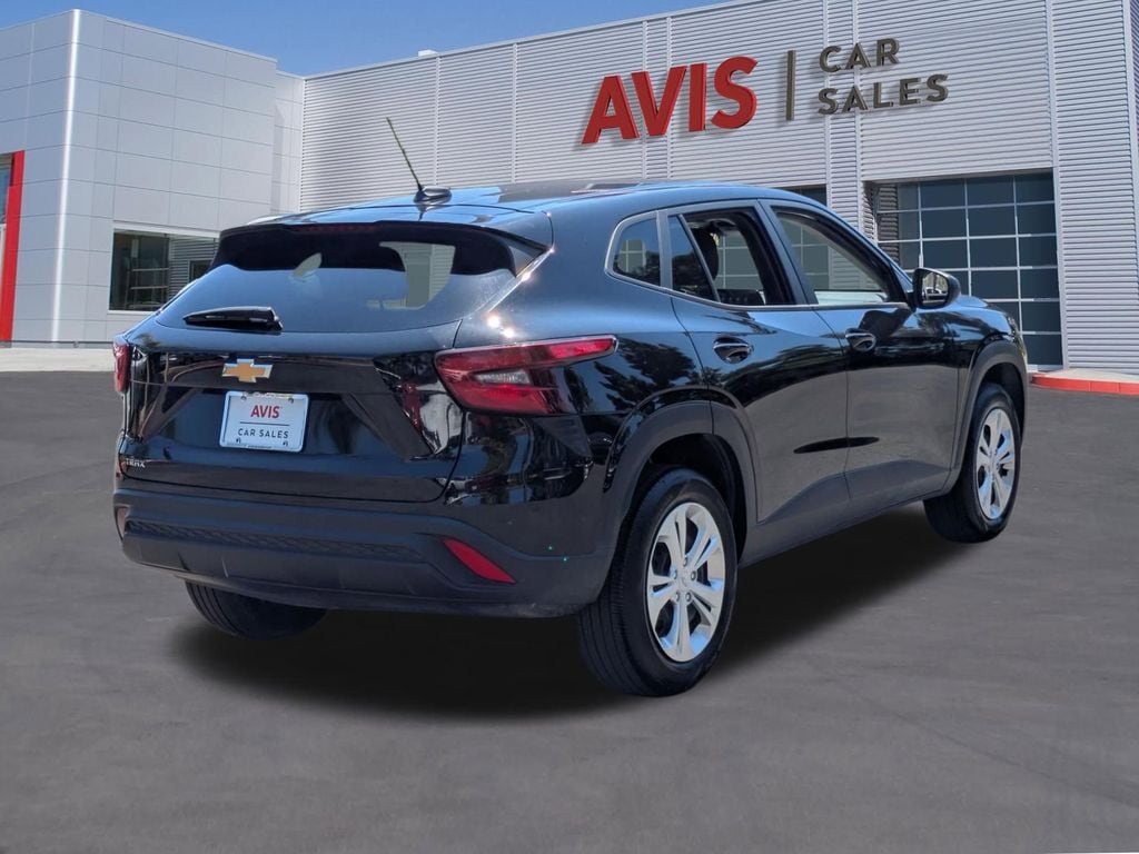 Thumbnail: 2025 Chevrolet Trax - 6
