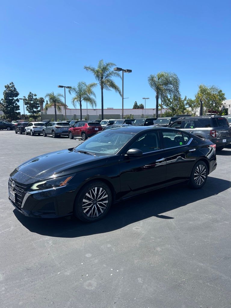 2025 Nissan Altima SV