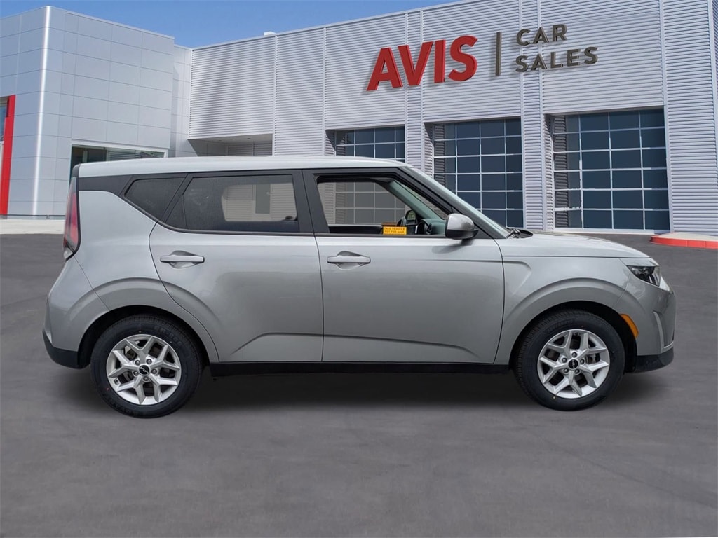 Thumbnail: 2023 Kia Soul - 5