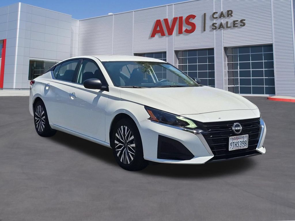Thumbnail: 2025 Nissan Altima - 3