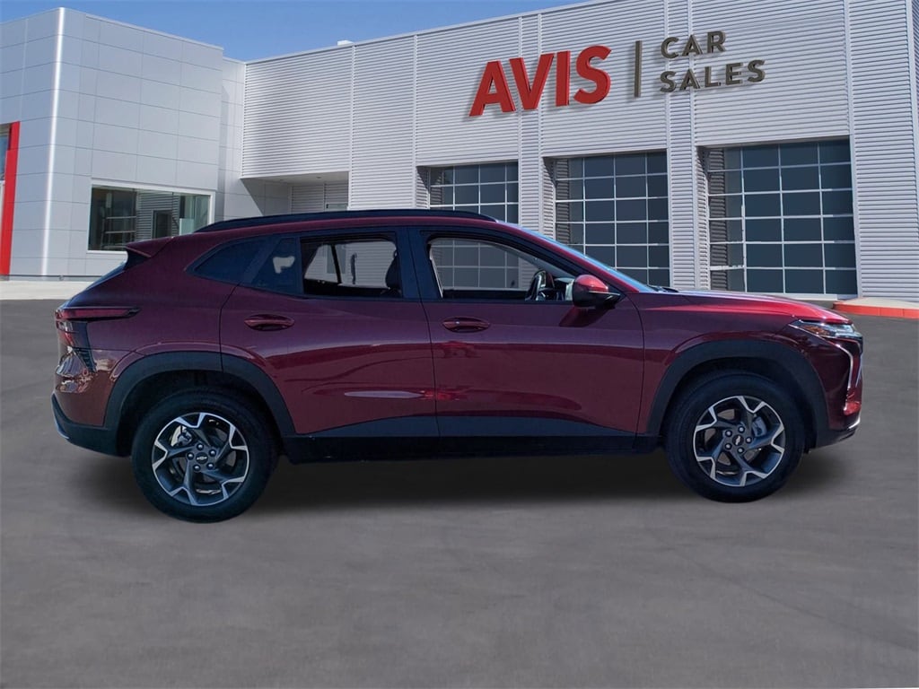 Thumbnail: 2025 Chevrolet Trax - 5