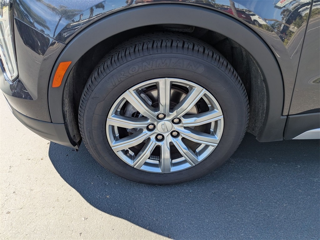 Thumbnail: 2023 Cadillac XT4 - 13