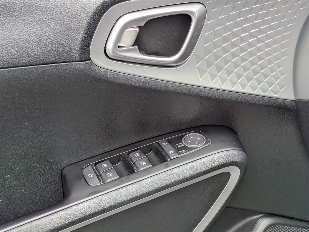 Thumbnail: 2023 Kia Soul - 15