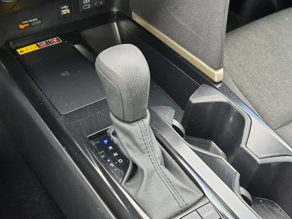 Thumbnail: 2025 Toyota Camry - 20