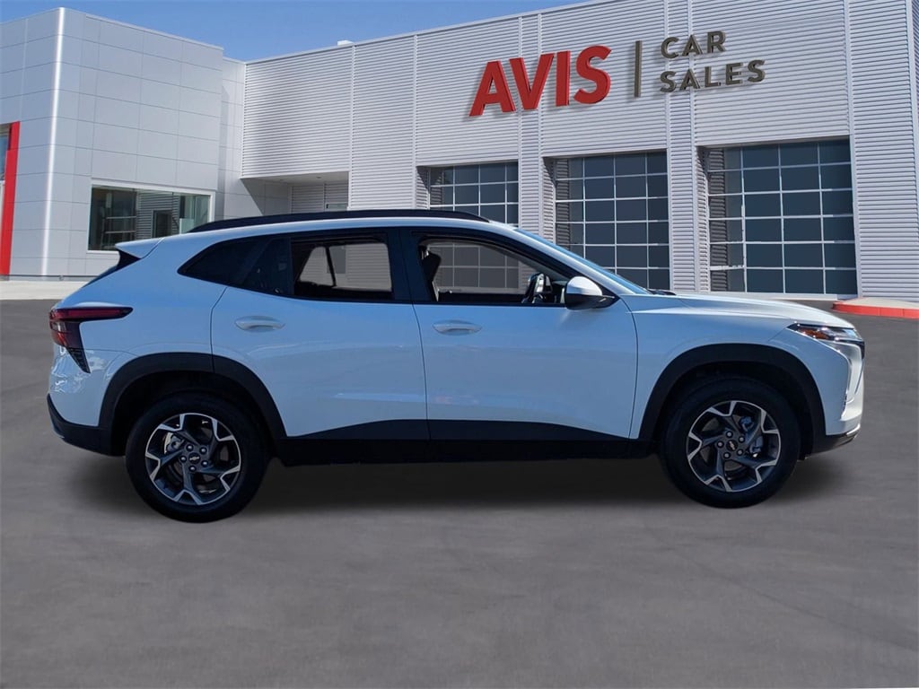 Thumbnail: 2025 Chevrolet Trax - 5