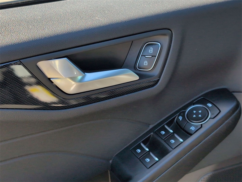 Thumbnail: 2025 Ford Escape - 17