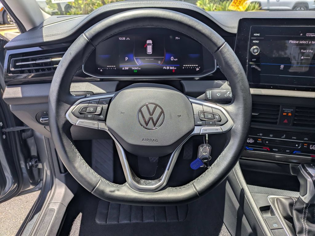 Thumbnail: 2025 Volkswagen Jetta - 17