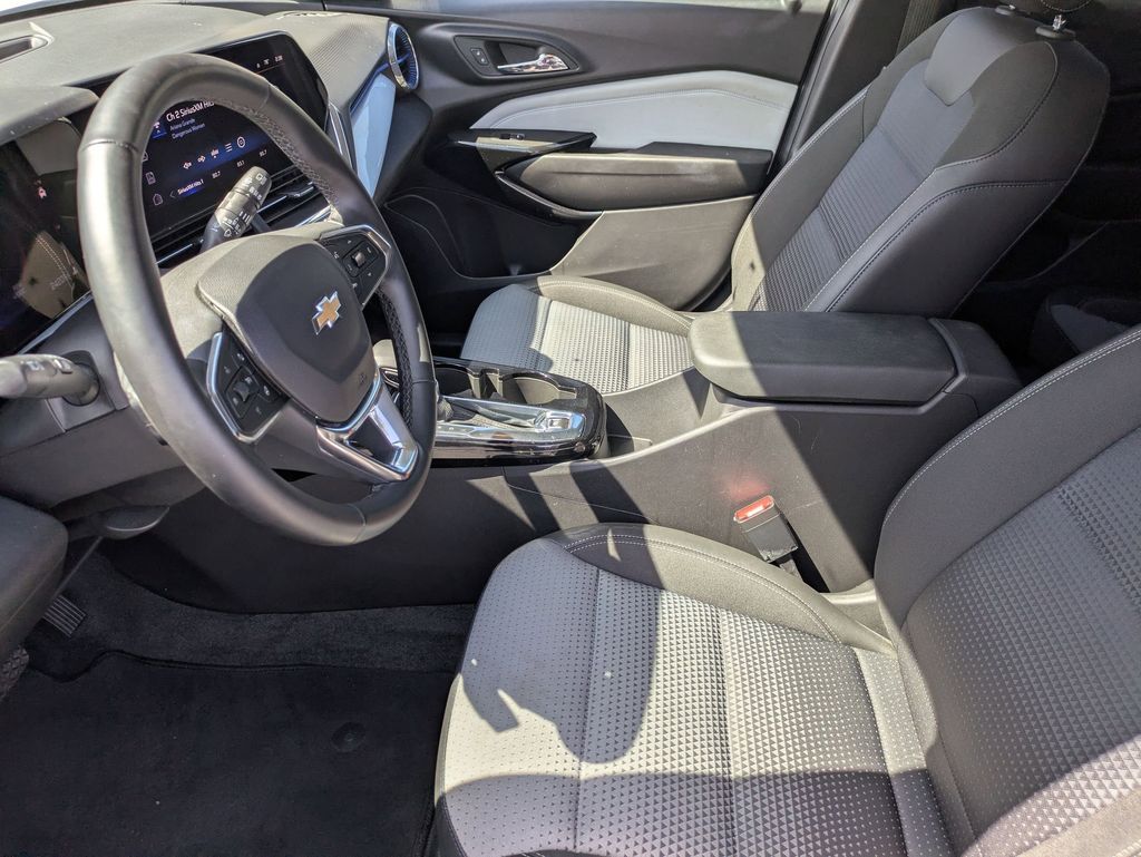 Thumbnail: 2025 Chevrolet Trax - 24