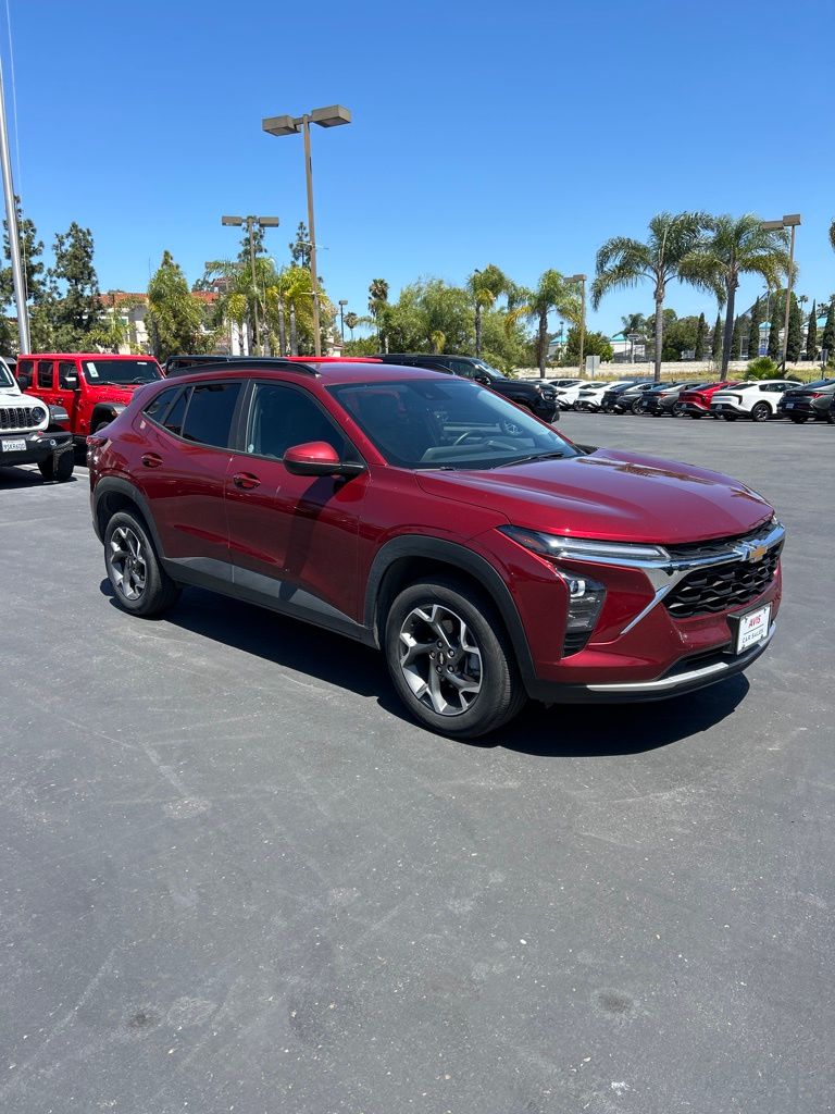 Thumbnail: 2025 Chevrolet Trax - 6