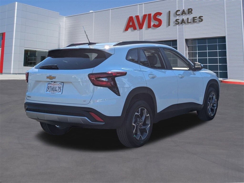 Thumbnail: 2025 Chevrolet Trax - 6