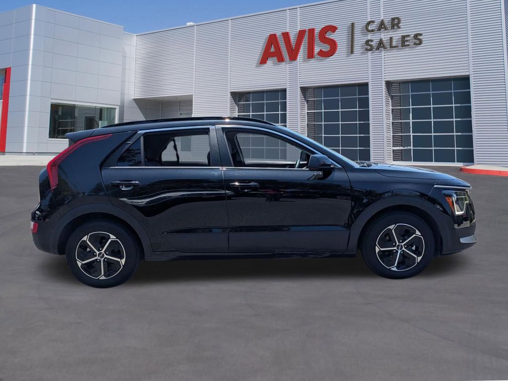Thumbnail: 2025 Kia Niro - 5