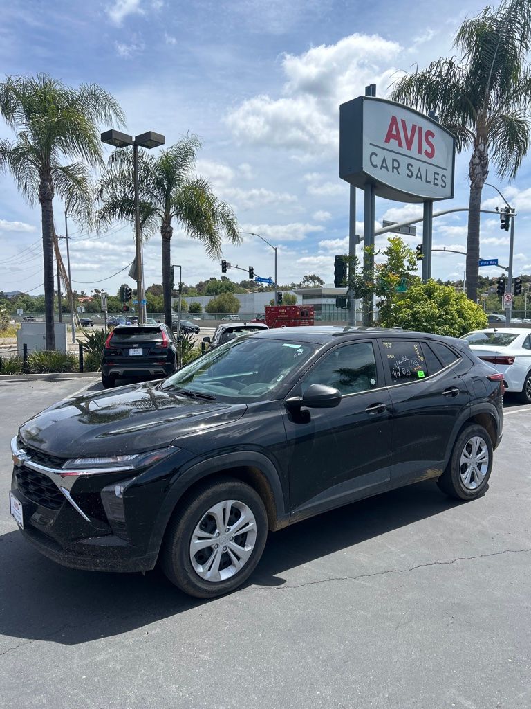 2025 Chevrolet Trax LS
