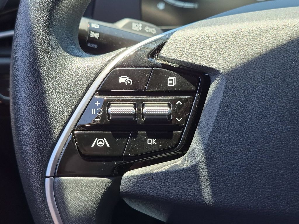 Thumbnail: 2025 Kia Niro - 21