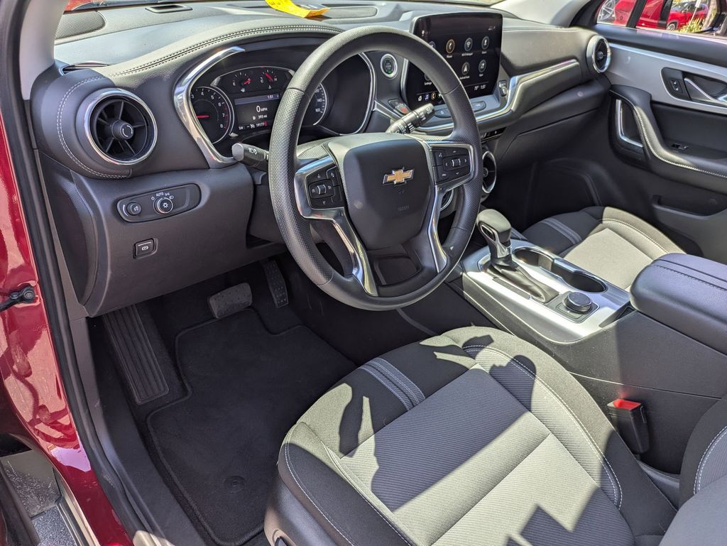 Thumbnail: 2025 Chevrolet Blazer - 17