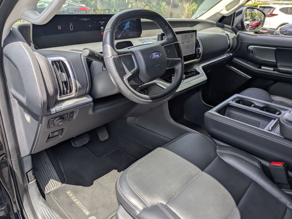Thumbnail: 2025 Ford Expedition - 17