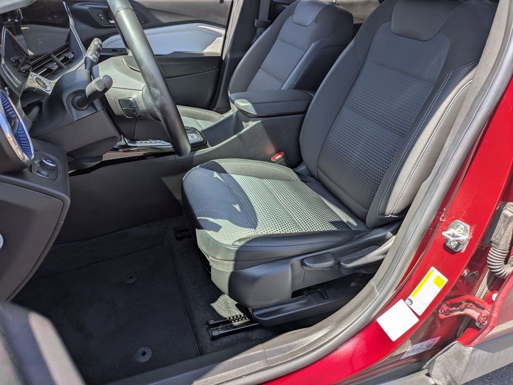 Thumbnail: 2025 Chevrolet Trax - 14
