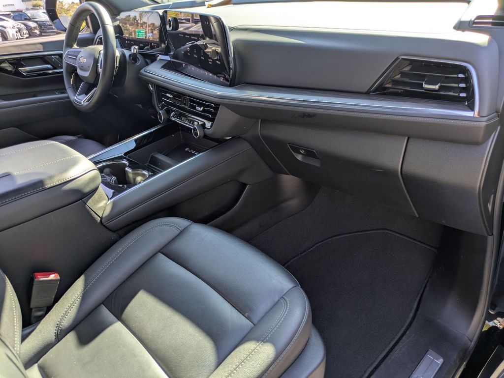 Thumbnail: 2025 Chevrolet Tahoe - 30