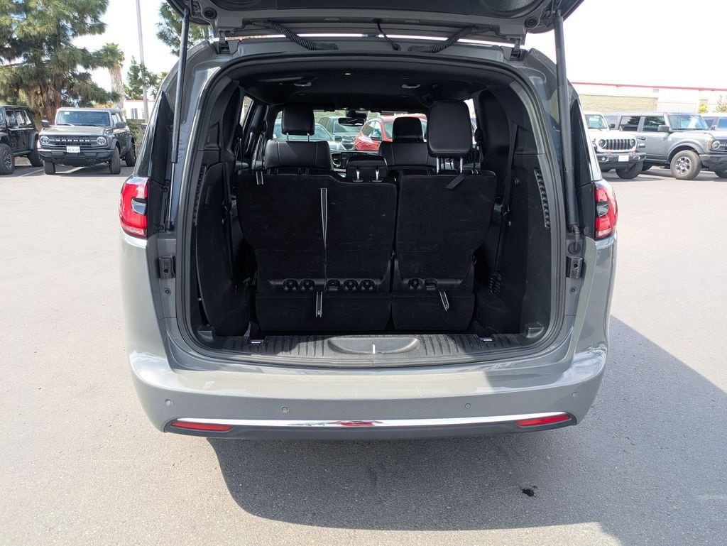 Thumbnail: 2025 Chrysler Pacifica - 30