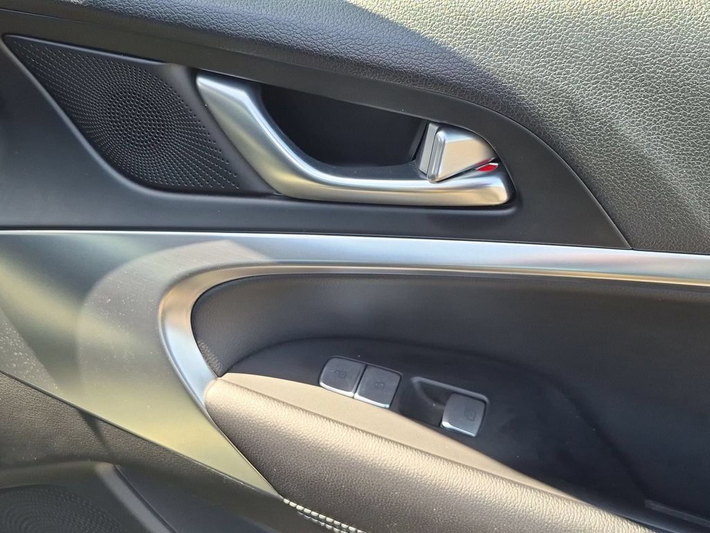 Thumbnail: 2025 Genesis G70 - 34