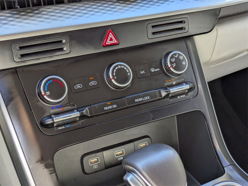 Thumbnail: 2024 Kia Carnival - 22