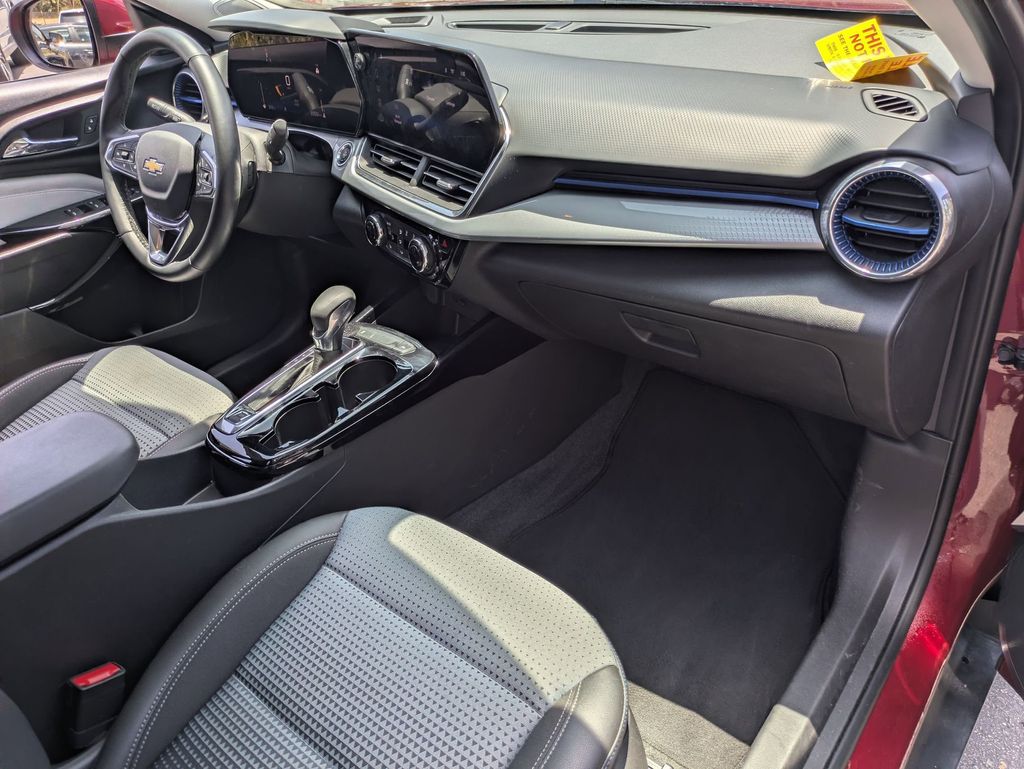 Thumbnail: 2025 Chevrolet Trax - 29
