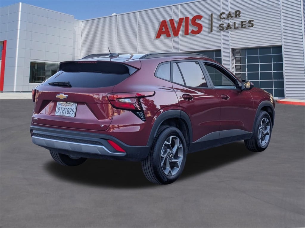 Thumbnail: 2025 Chevrolet Trax - 6