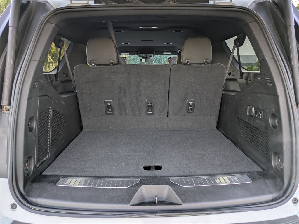 Thumbnail: 2023 Chevrolet Suburban - 32