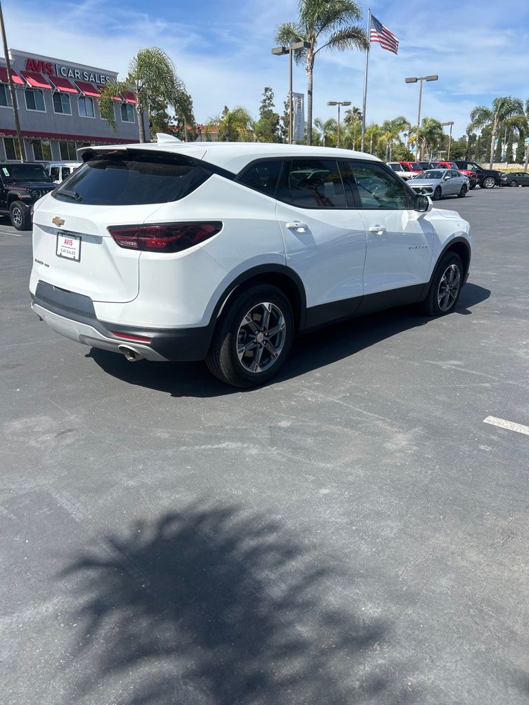 Thumbnail: 2025 Chevrolet Blazer - 3