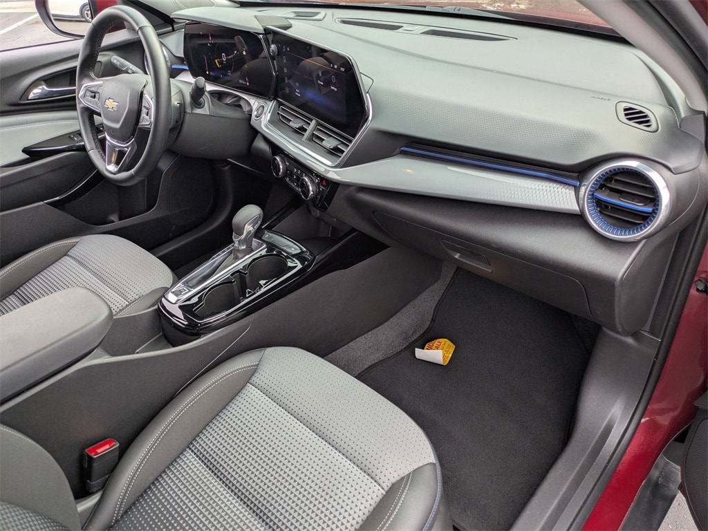 Thumbnail: 2025 Chevrolet Trax - 29