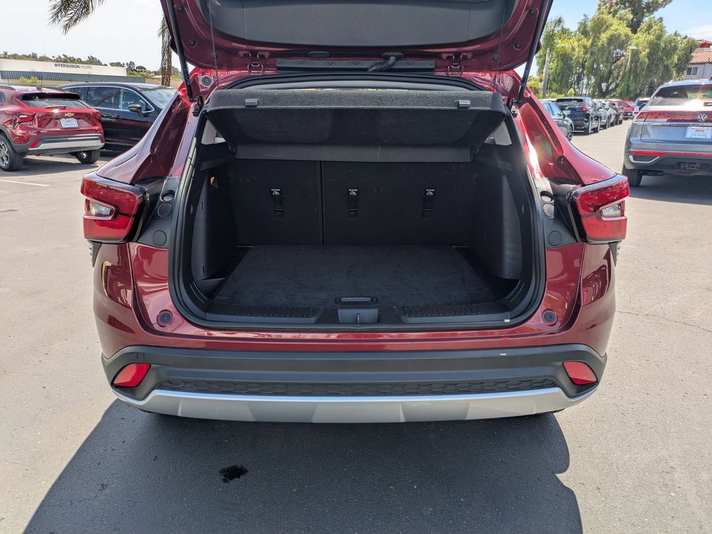 Thumbnail: 2025 Chevrolet Trax - 30