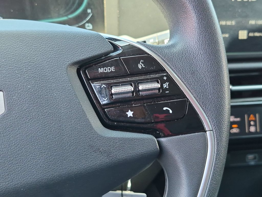 Thumbnail: 2025 Kia Niro - 22