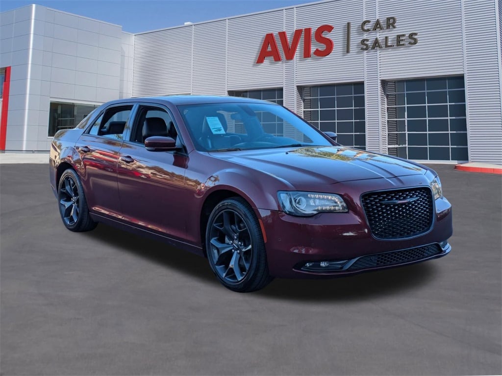 Thumbnail: 2023 Chrysler 300 - 3