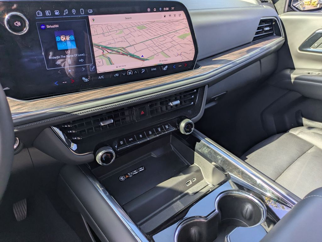 Thumbnail: 2025 Chevrolet Suburban - 20