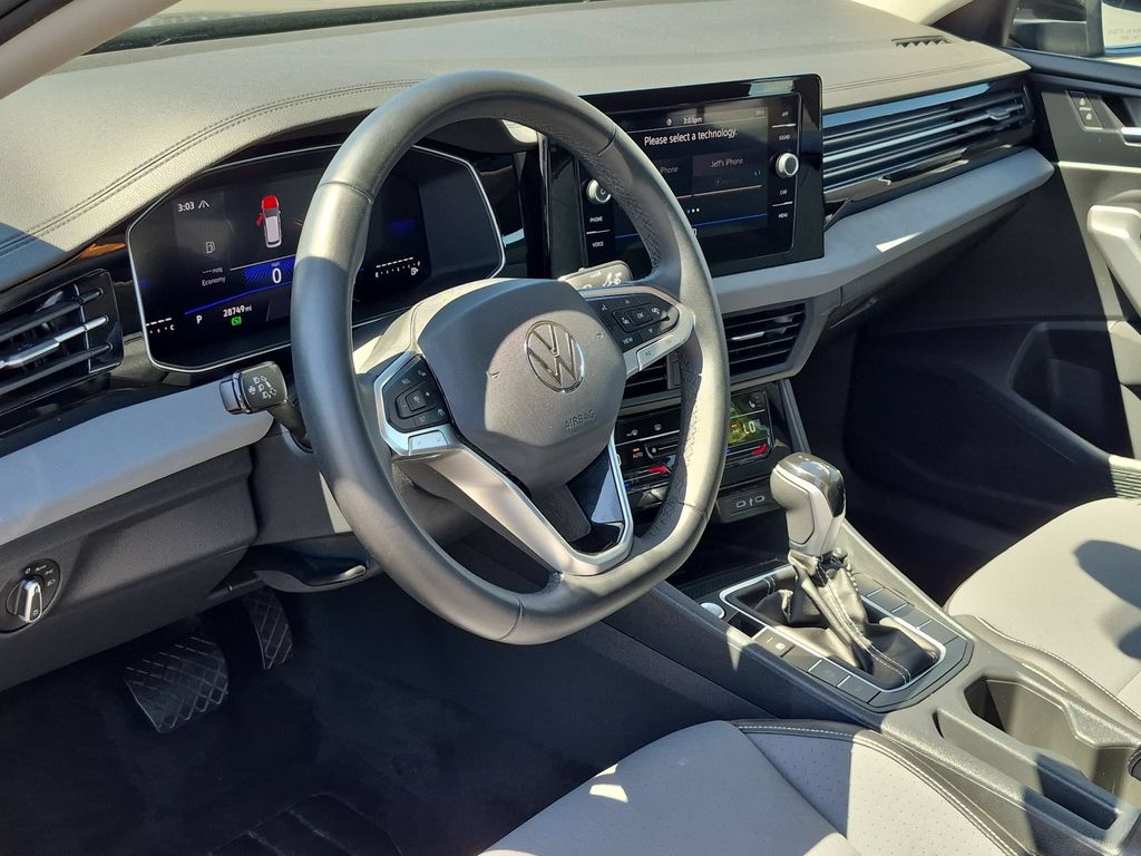 Thumbnail: 2025 Volkswagen Jetta - 15