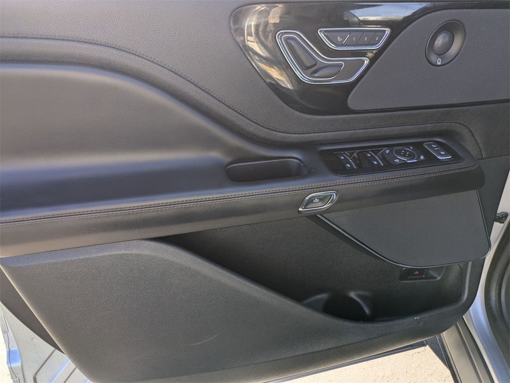 Thumbnail: 2024 Lincoln Aviator - 15