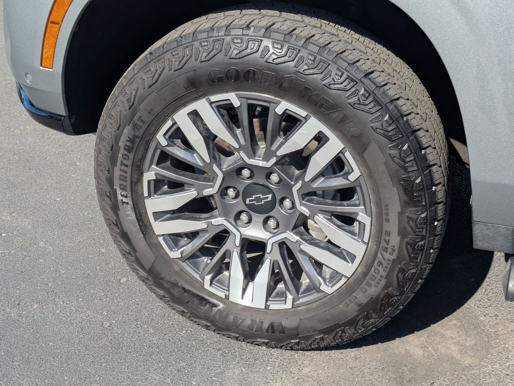 Thumbnail: 2025 Chevrolet Suburban - 13