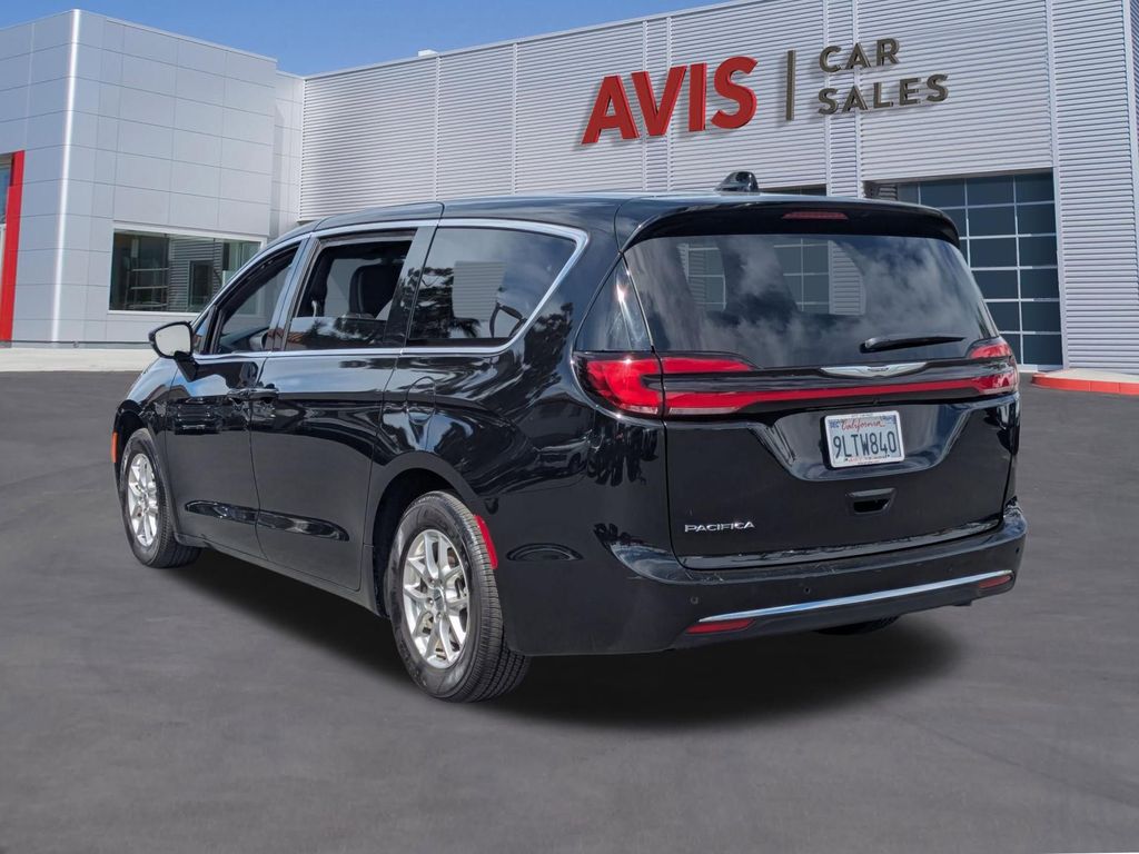 Thumbnail: 2025 Chrysler Pacifica - 9